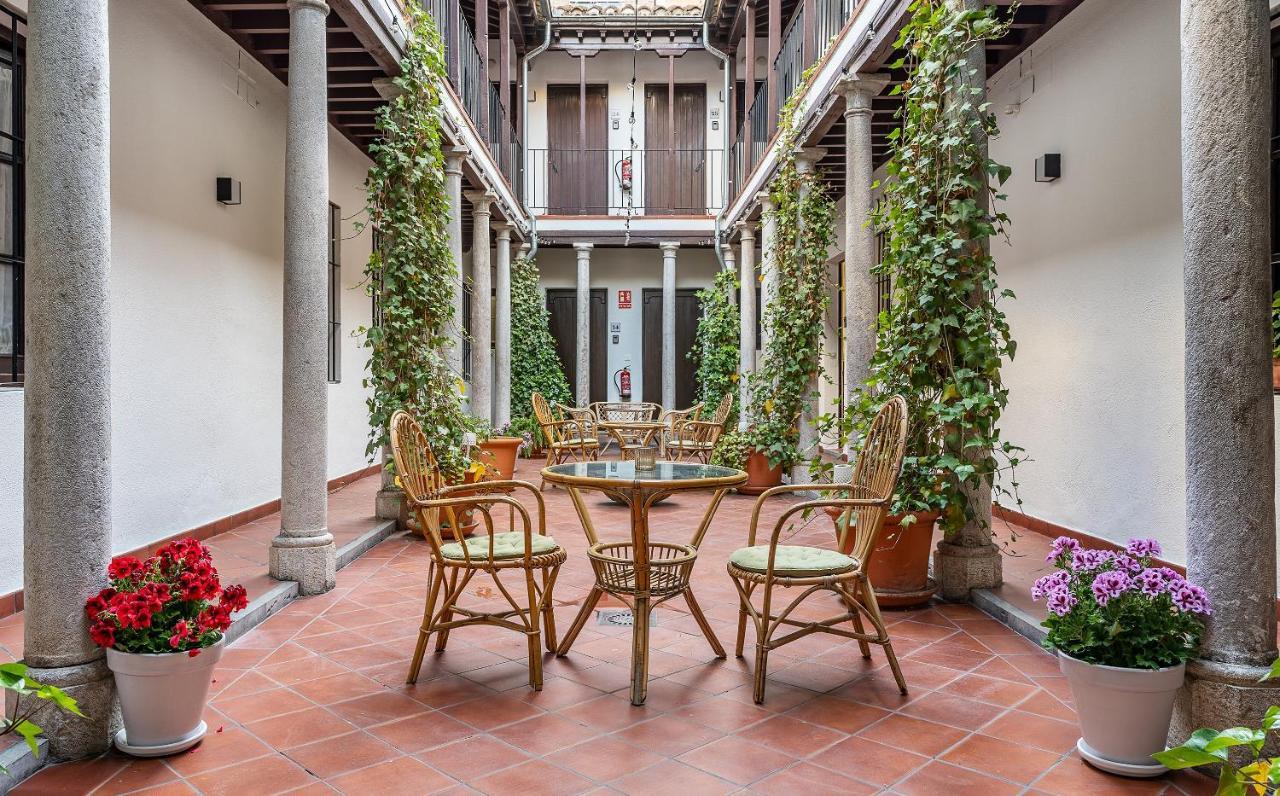 Adanar-Las Columnas Granada Kültér fotó