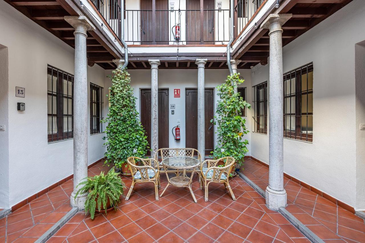 Adanar-Las Columnas Granada Kültér fotó