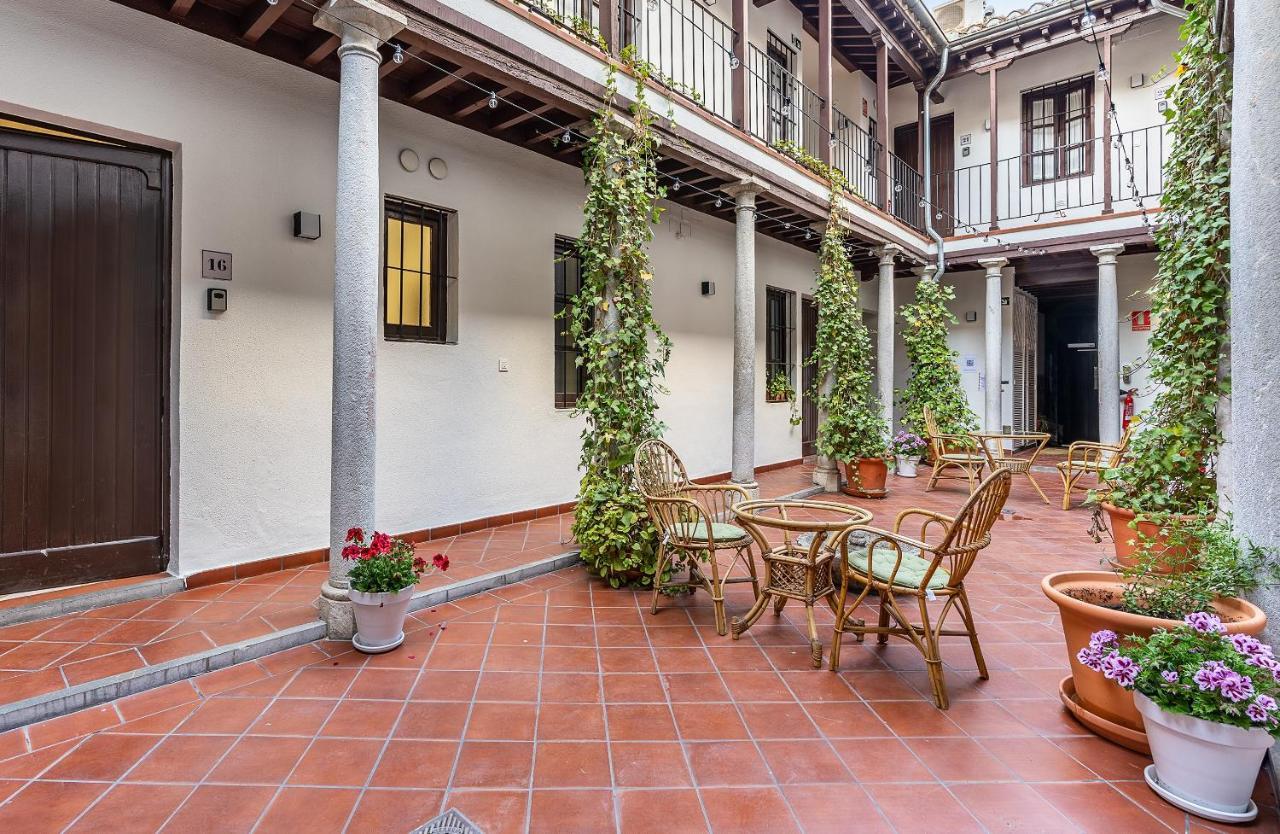 Adanar-Las Columnas Granada Kültér fotó